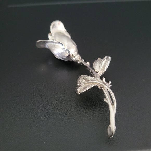 Silver Tone Womens 3D Rose Brooch Pin Leaves Thorns Signed Lee 3 in Length - Picture 2 of 8